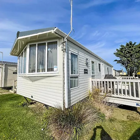 Lovely Caravan With Decking Nearby Scratby Beach In Norfolk Ref 50031J Great Yarmouth Exterior photo