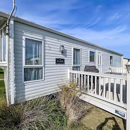 Lovely Caravan With Decking Nearby Scratby Beach In Norfolk Ref 50031J Great Yarmouth Exterior photo